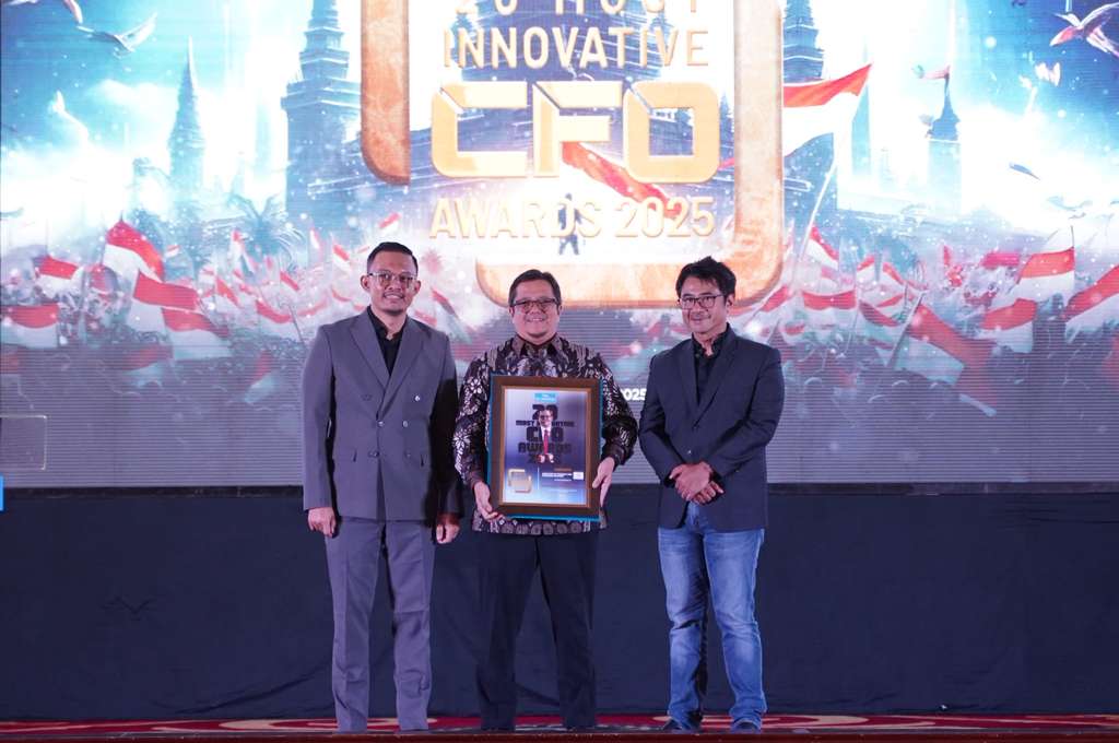 Direktur Keuangan & Dukungan Bisnis LRT Jakarta Dianugerahi 3rd Indonesia Most Innovative CFO Awards 2025 oleh The Iconomics 